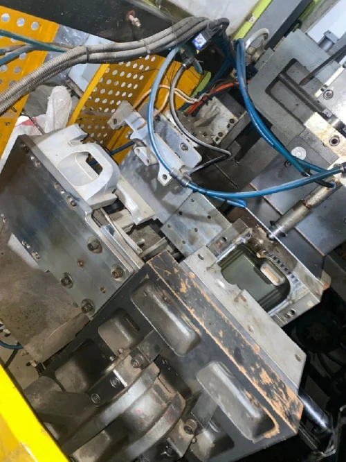 Machine de soufflage PEHD