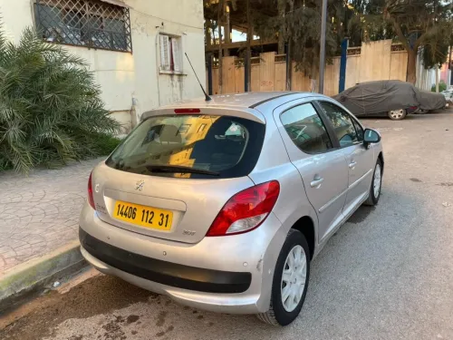 Peugeot 207 2012 Fennec