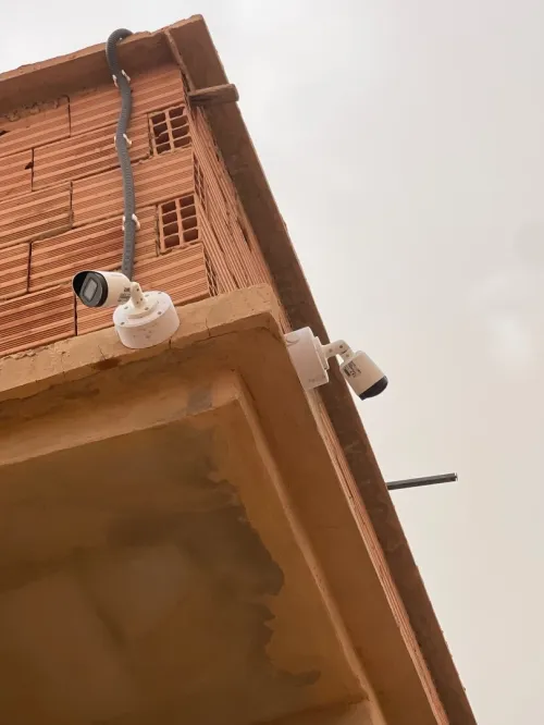  caméra surveillance & électricité bâtiment industriel système ça d'alarme intrusion incendie 