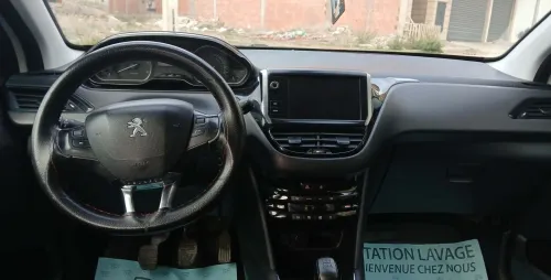 Peugeot 208 2018 Allure