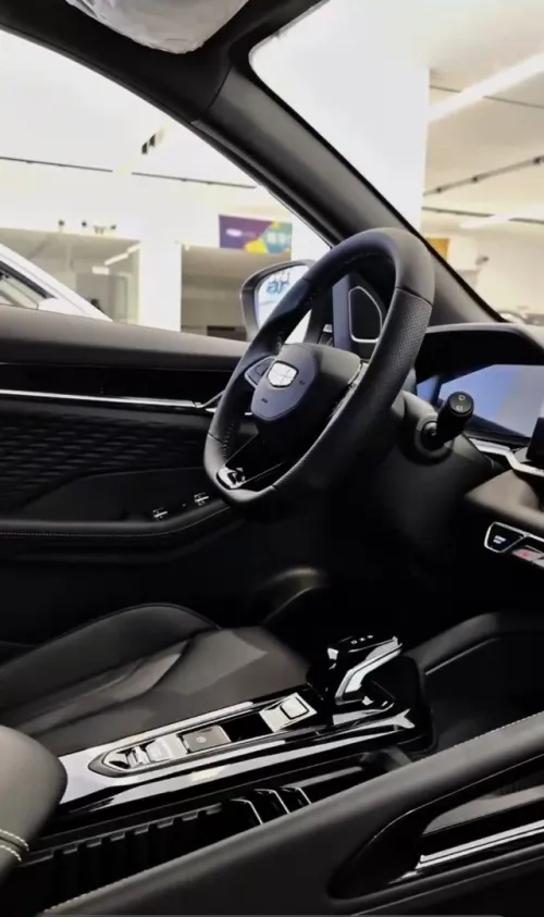 Geely Coolray 2025 