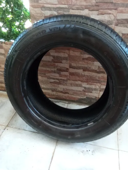 Pneus 100 % d'Origine Renault GT Radial CHAMPIRO 185/65/ R15  1 Neuf + 1 Occasion