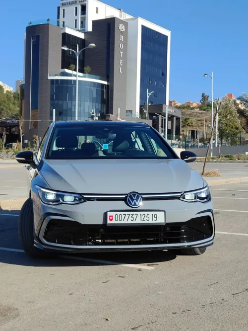 Volkswagen Golf 8 2025 R-Line