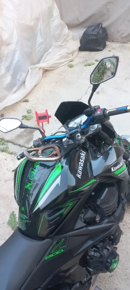 Kawasaki Z800R 