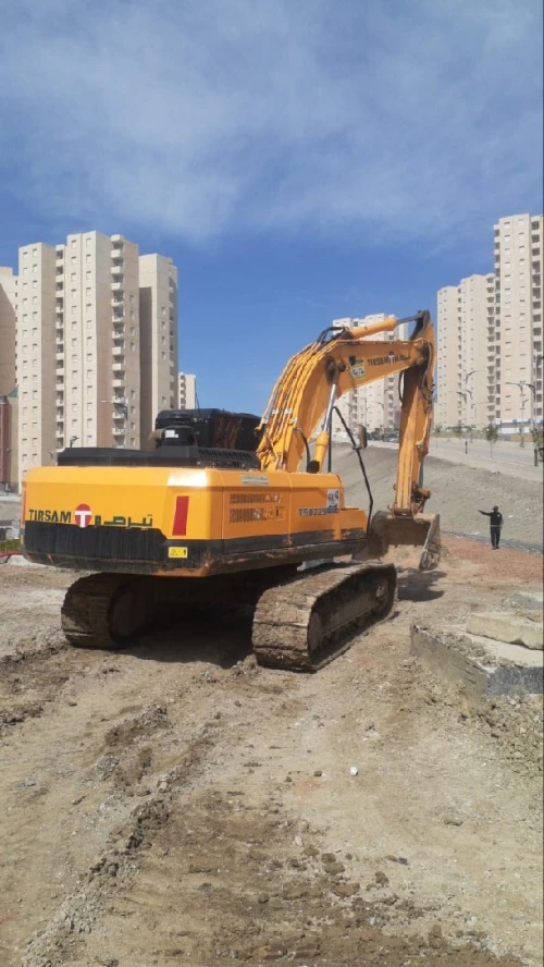 Location de pelleteuse pelle engin 220 بوكله حفارة للإيجار