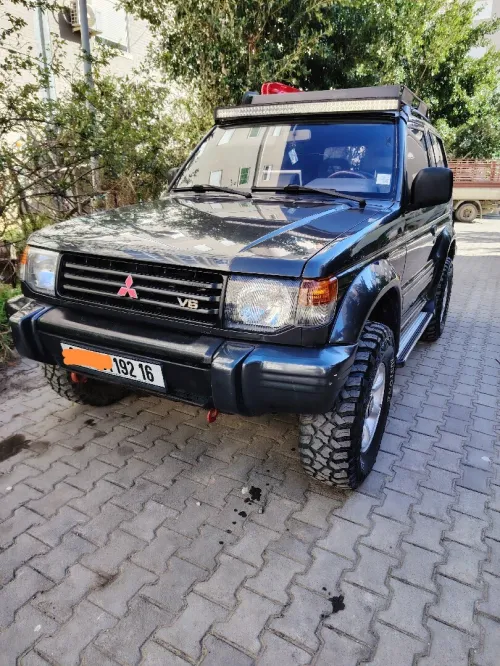Mitsubishi Pajero Court 1992 V6 3000