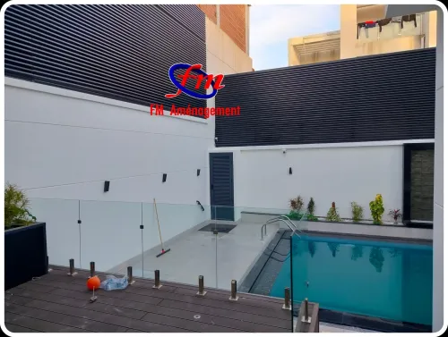 Brise vue, brise soleil, séparation aluminium. Jalousie. Piscine
