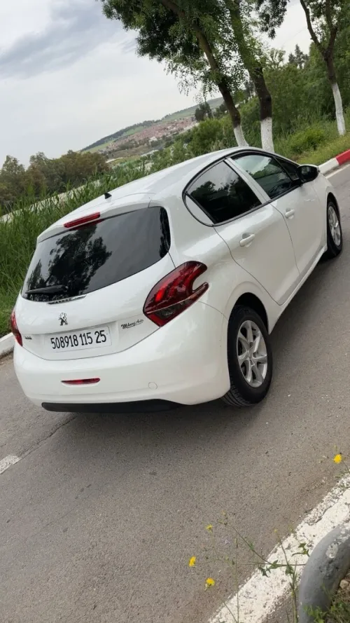 Peugeot 208 2015 Active Facelift