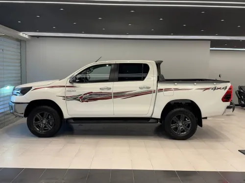Toyota Hilux 2025 Srs