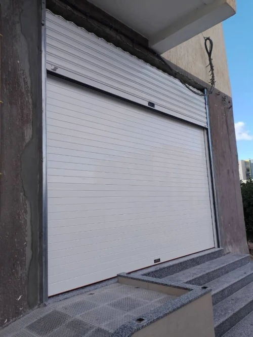 RIDEAU EN ALUMINIUM EXTRUDÉ ROLLUX