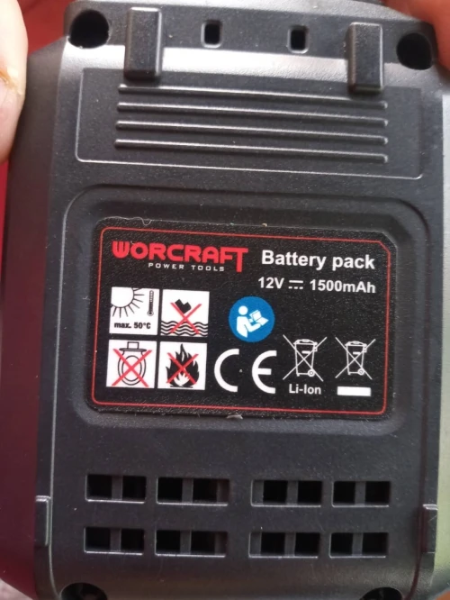 GONFLEUR S/FIL COMPRESSEUR WORCRAFT AVEC 2 BATTERIE 12V