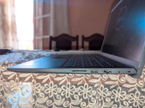 Dell Vostro 3510 Inte i7 core 11 Gen