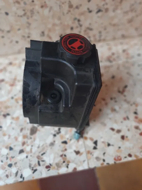 Pompe direction Peugeot 206