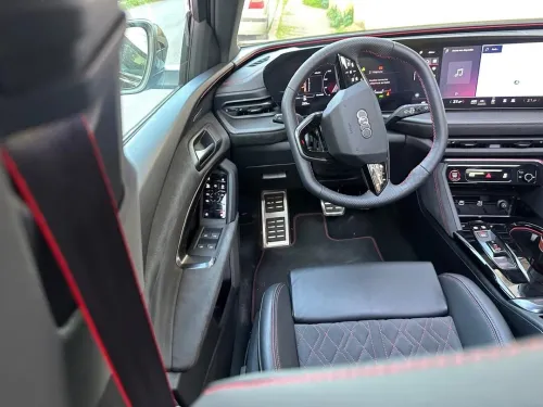 Audi Q5 2025 S-LINE INT/EXT