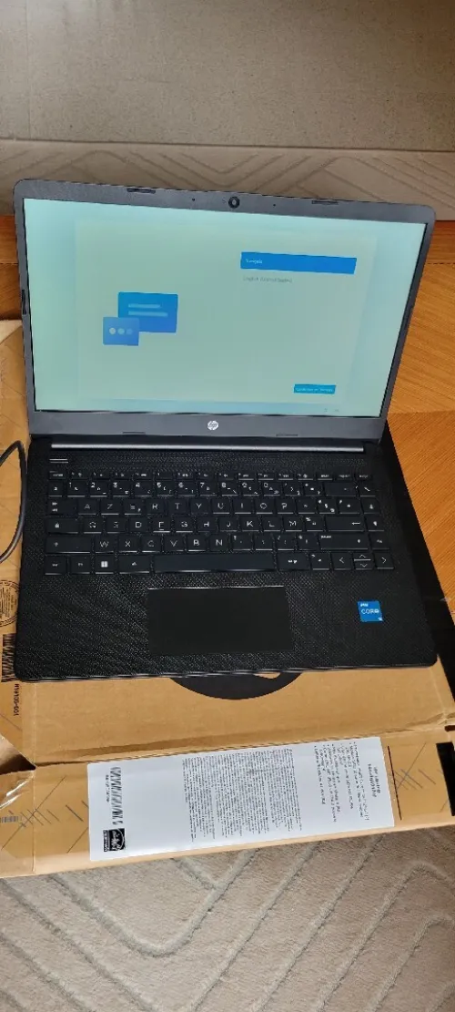 HP  Laptop 14s-SSD i3 11e générations