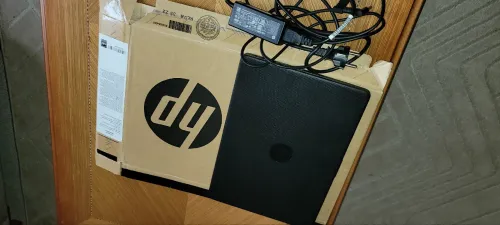 HP  Laptop 14s-SSD i3 11e générations