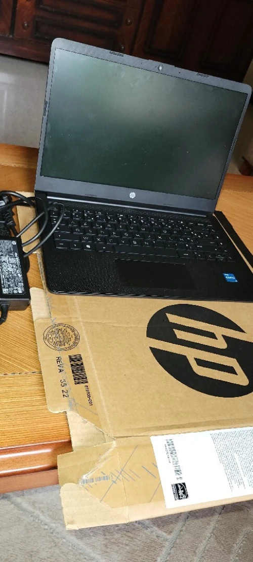 HP  Laptop 14s-SSD i3 11e générations
