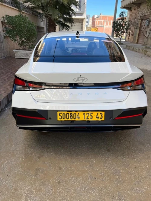 Hyundai Elantra 2025 
