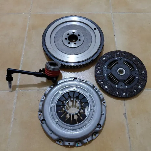 KIT . embreyage + volant moteur complet . PROCODIS
