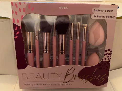 BEAUTY BRUSHES