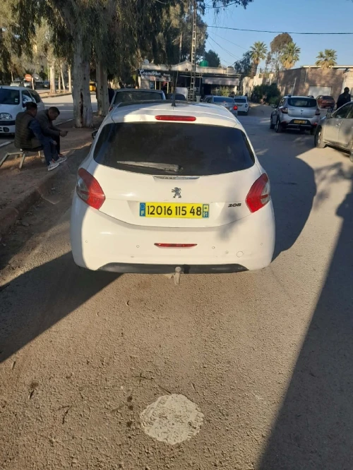 Peugeot 208 2015 Allure