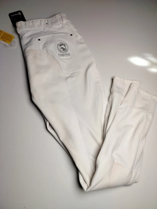 Culotte pentalon féminin d'équitation. Compétition équine 
