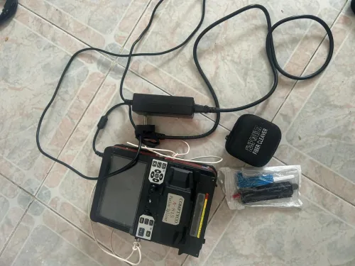 soudeuse de fibre optique (Fusion Splicer), modèle COMPTYCO A-81S.