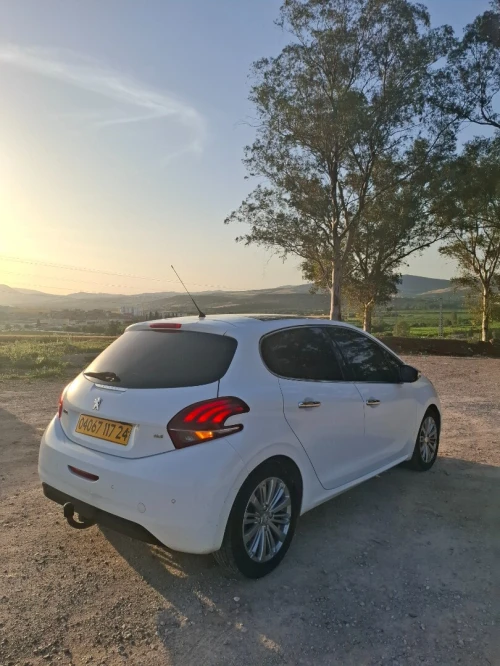 Peugeot 208 2017 Allure Facelift