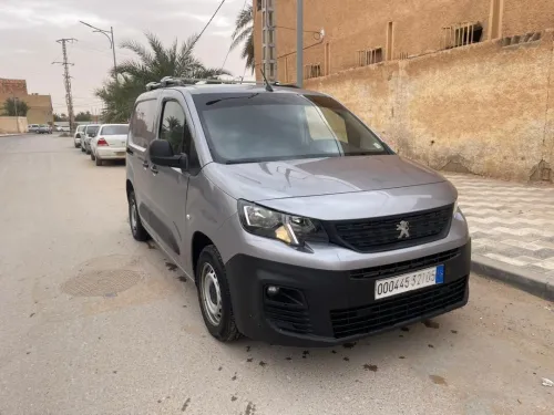 Peugeot Partner 2021 k9