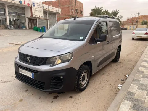 Peugeot Partner 2021 k9