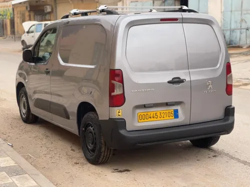 Peugeot Partner 2021 k9