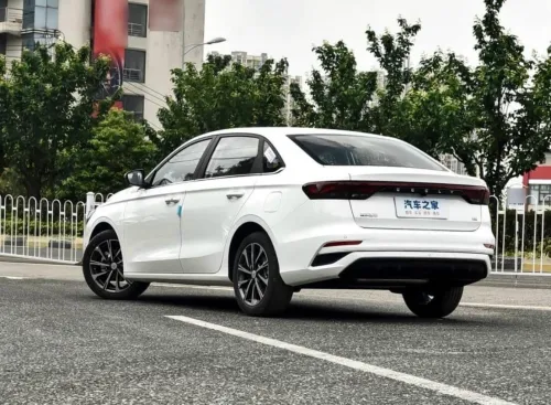 Geely Emgrand 2025 