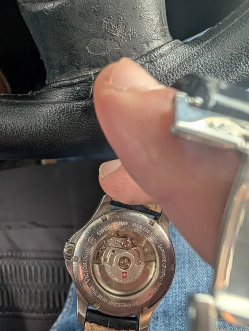Montre victorinox automatique suisse