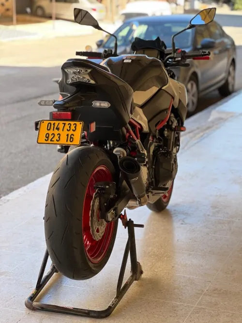 Kawazaki Z9000 2023