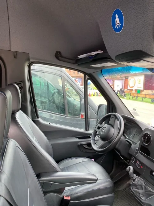 LOCATION DE BUS MERCEDES TOUR TRANSIT