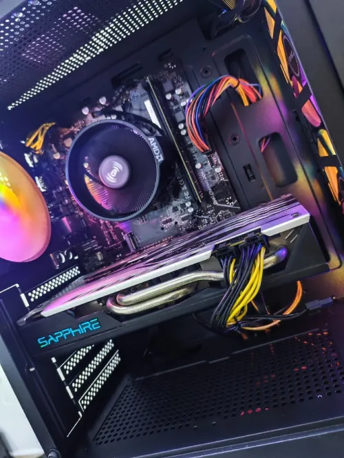 PC GAMER ( RYZEN 5 3600 + RX570 8GB + B550M + 8GB + 256GB ) 