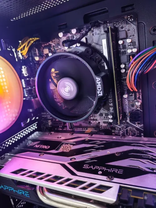 PC GAMER ( RYZEN 5 3600 + RX570 8GB + B550M + 8GB + 256GB ) 