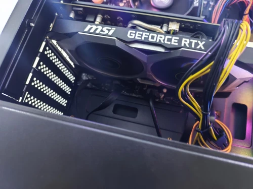 PC GAMER ( RYZEN 5 3600 +RTX 2060 12GB + 16GB + 256GB SSD) 
