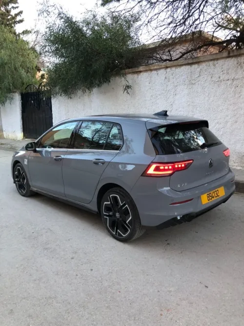 Volkswagen Golf 8 2025 R