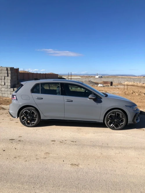 Volkswagen Golf 8 2025 R