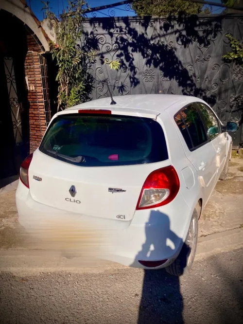 Renault Clio 3 2011 Night and Day