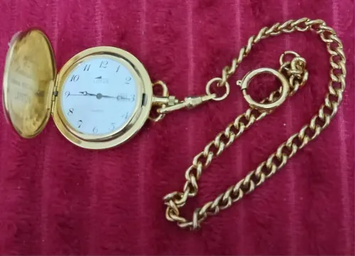 Montre de poche Lotus Quartz dorée  Chaîne complète  boîte verte