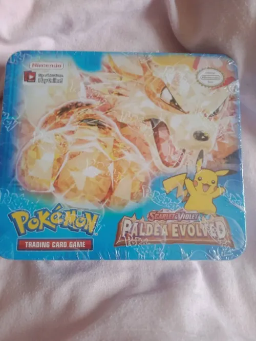 Boîte Métal Collector Pokémon  avec cartes