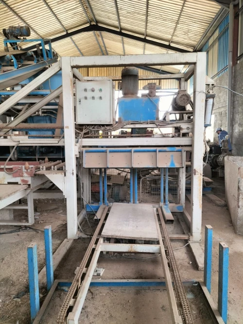 UNITÉ COMPLÈTE AUTOMATIQUE  AVEC SILO HONCHA QT915
