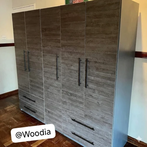 Conception et Réalisation de Dressings et Armoires sur mesure en MDF