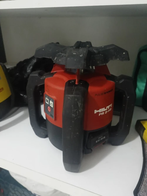 Disponible des Niveaux lasers rotatifs: Hilti pr30-HVS2022-Hilti pri3 HVS 2024-HILTI PR2 HS 2022 -Novipro HV-Milwaukee 2025-leica rugby 610..