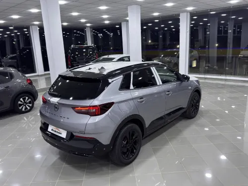 Opel GrandLand 2025 