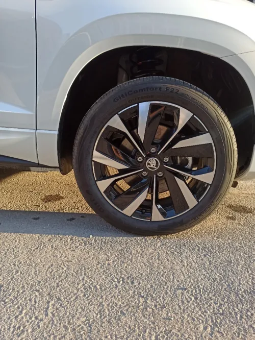 Skoda Karoq 2025 Top edition premium