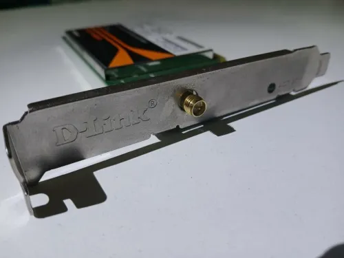 D-Link DWA-525 Wireless N 150 PCI Desktop Adapter