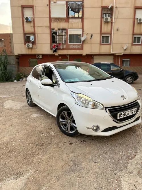 Peugeot 208 2014 Allure